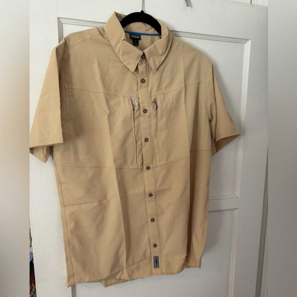 NWOT- Patagonia- Men’s Sol Patrol Shirt